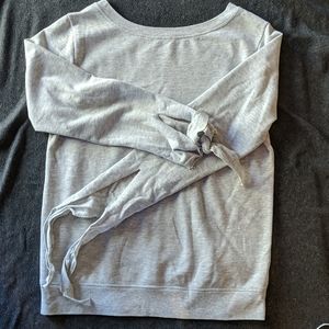 Hinge bow tie sleeve sweatshirt